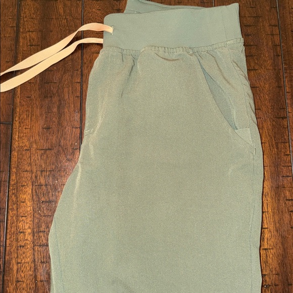 Figs Scrub Set - Picture 3 of 4